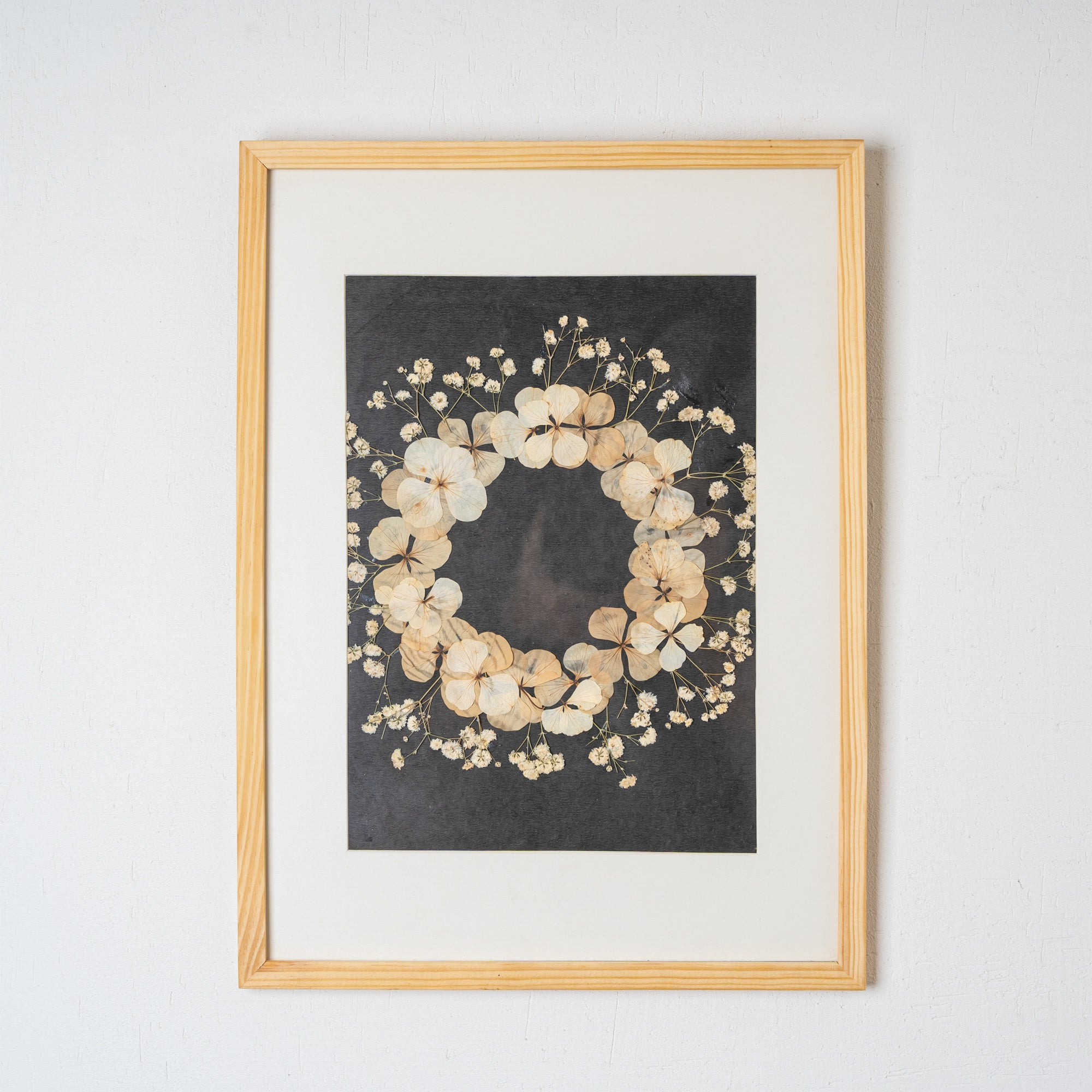 Dried Hydrangea Pressed Flower Wall Art – Botanical Frame for Weddings & Home Styling