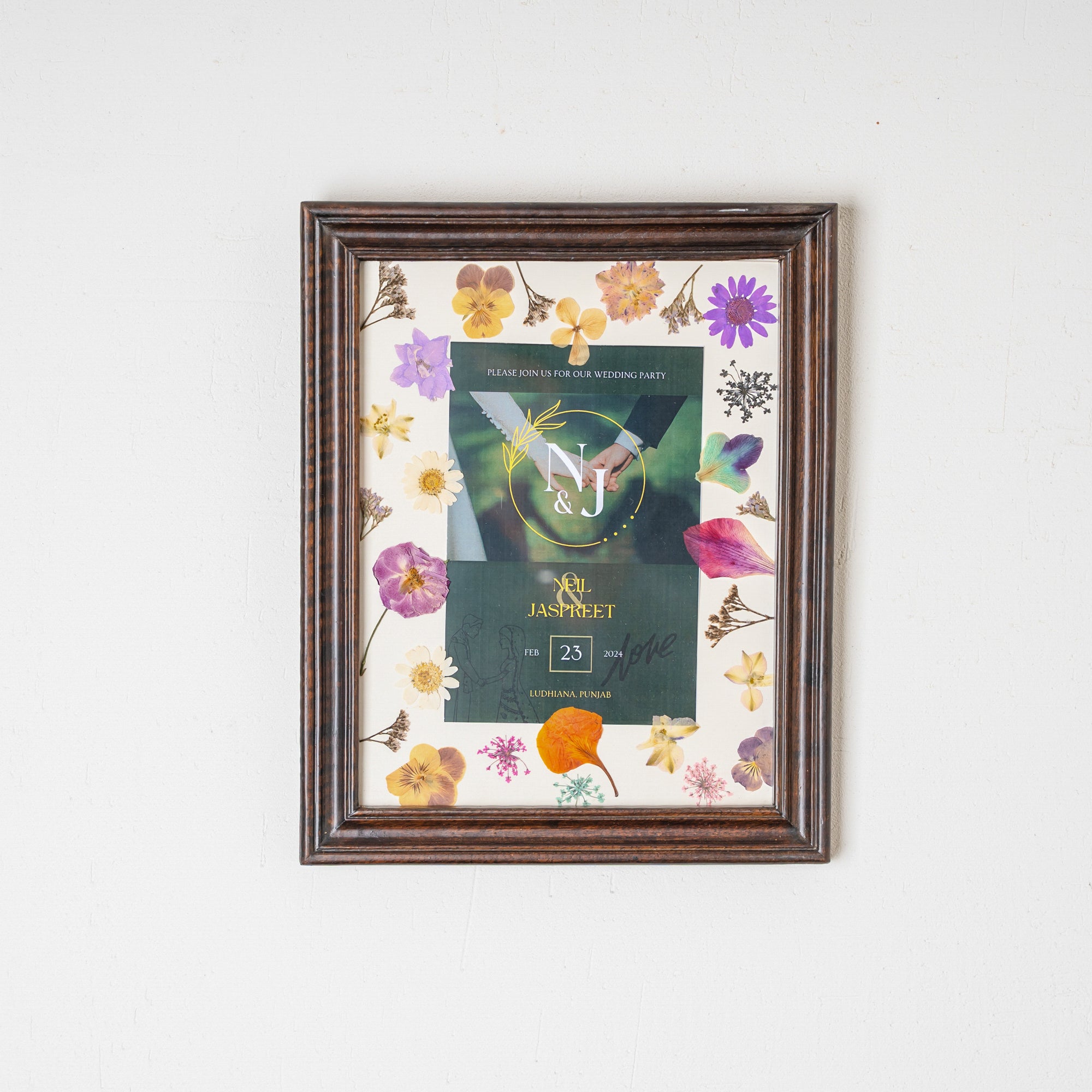 Vintage Hanging Pressed Floral Frame – Handmade Botanical Keepsake Gift