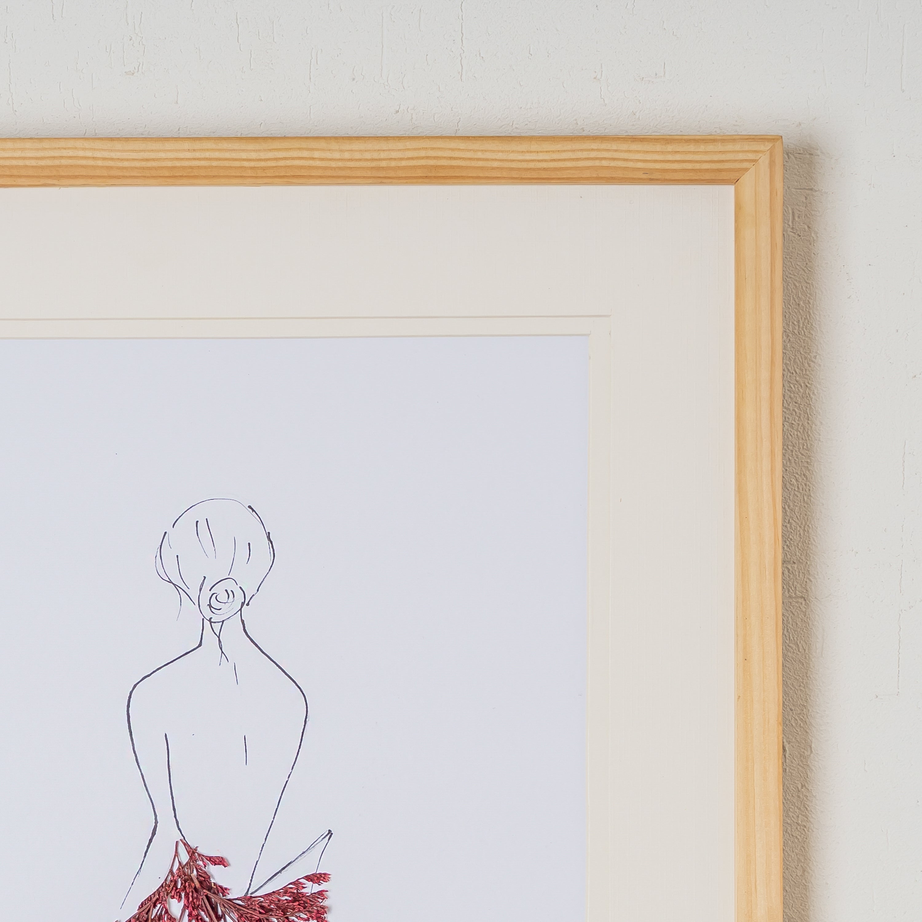 Girl in Dried Flower Pressed Art Frame – Artistic Botanical Wall Décor & Gift