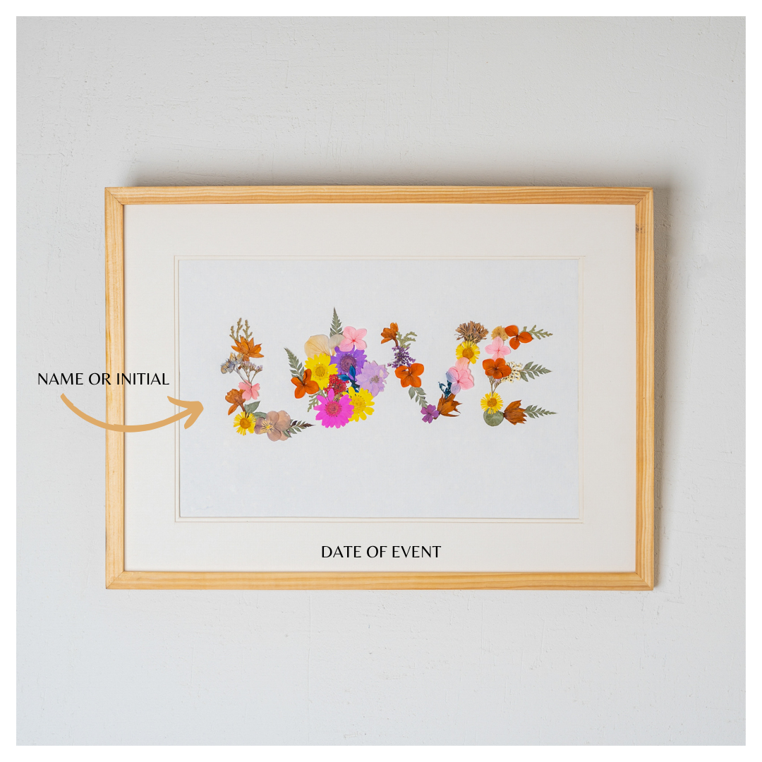 Couple Initials Floral Art Frame – Customised Pressed Flower Keepsake for Valentine’s