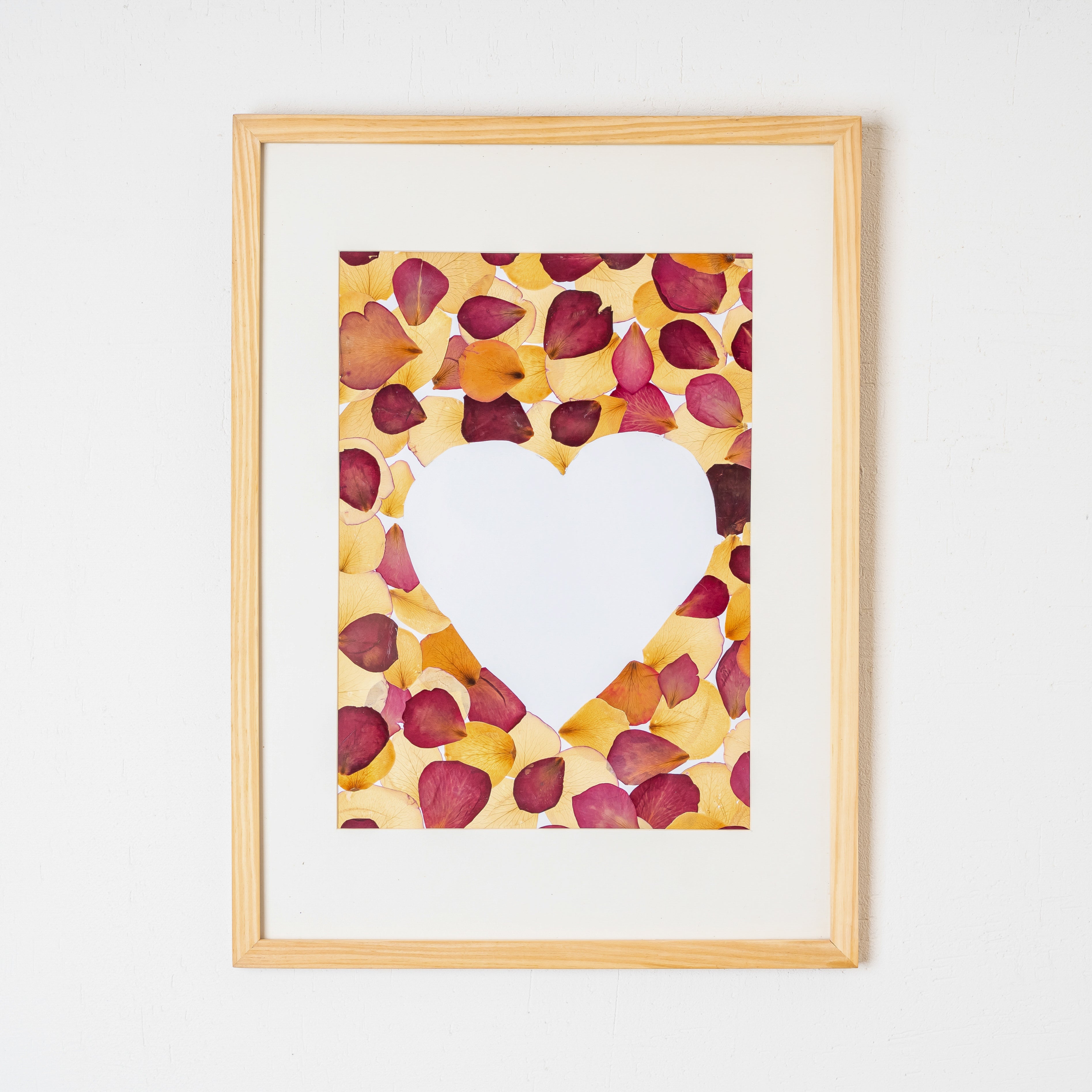 Heart-Shaped Rose Petal Pressed Flower Frame – Handmade Botanical Gift for Valentine’s & Anniversaries