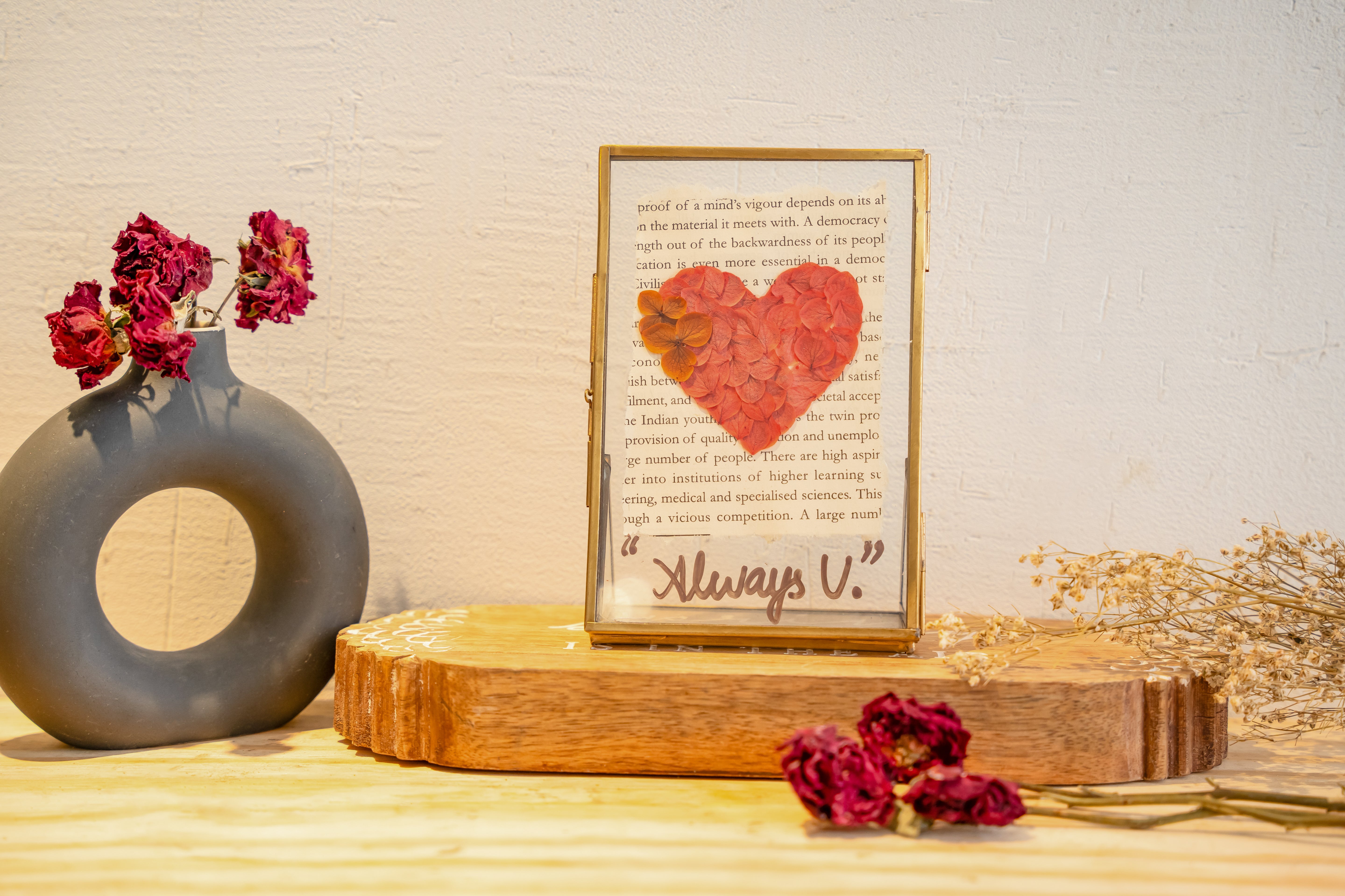 Heart-Shaped Brass Pressed Flower Frame – Handmade Botanical Gift for Loved Ones