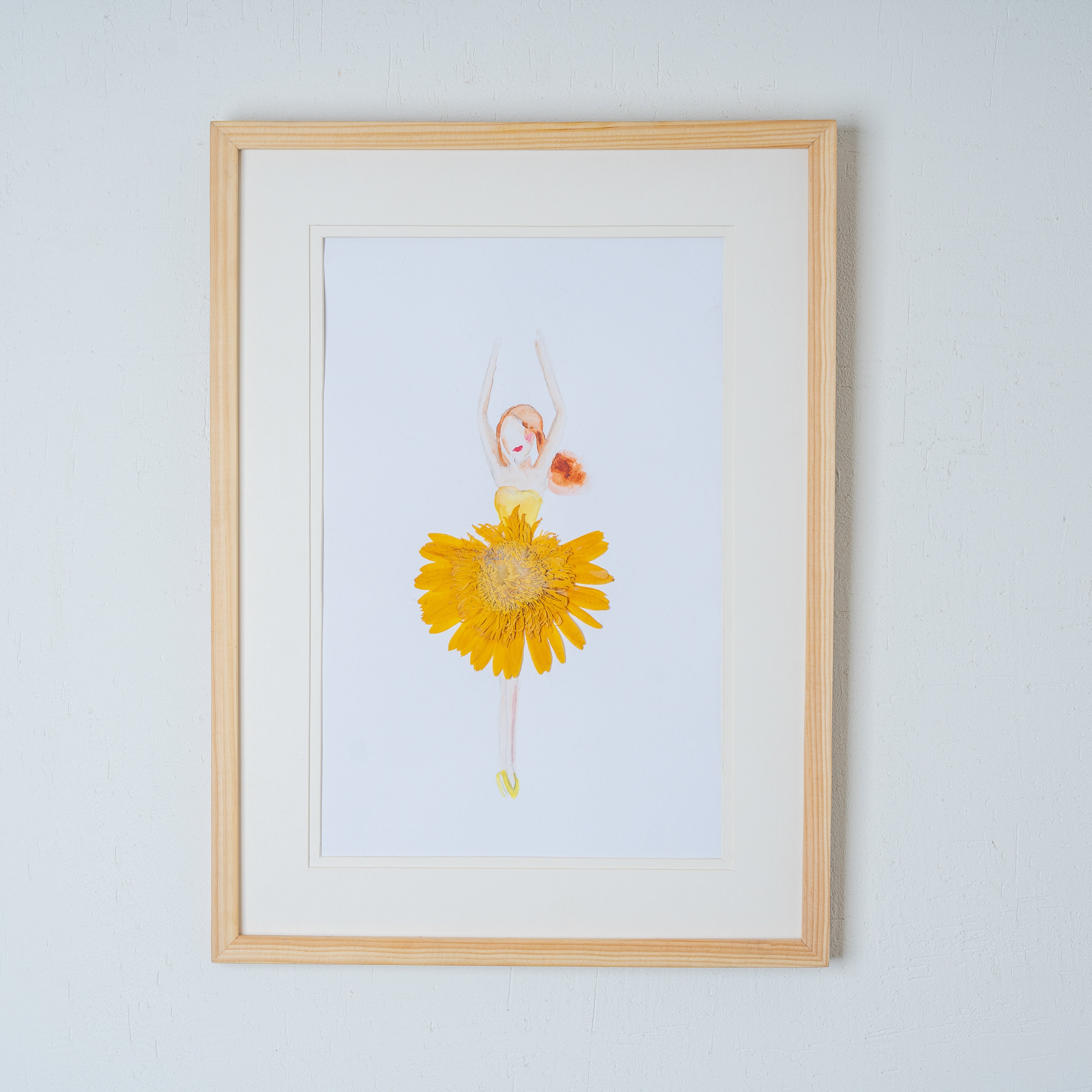 Dancing Girl Pressed Gerbera Frame – Handmade Botanical Wall Art & Unique Gift
