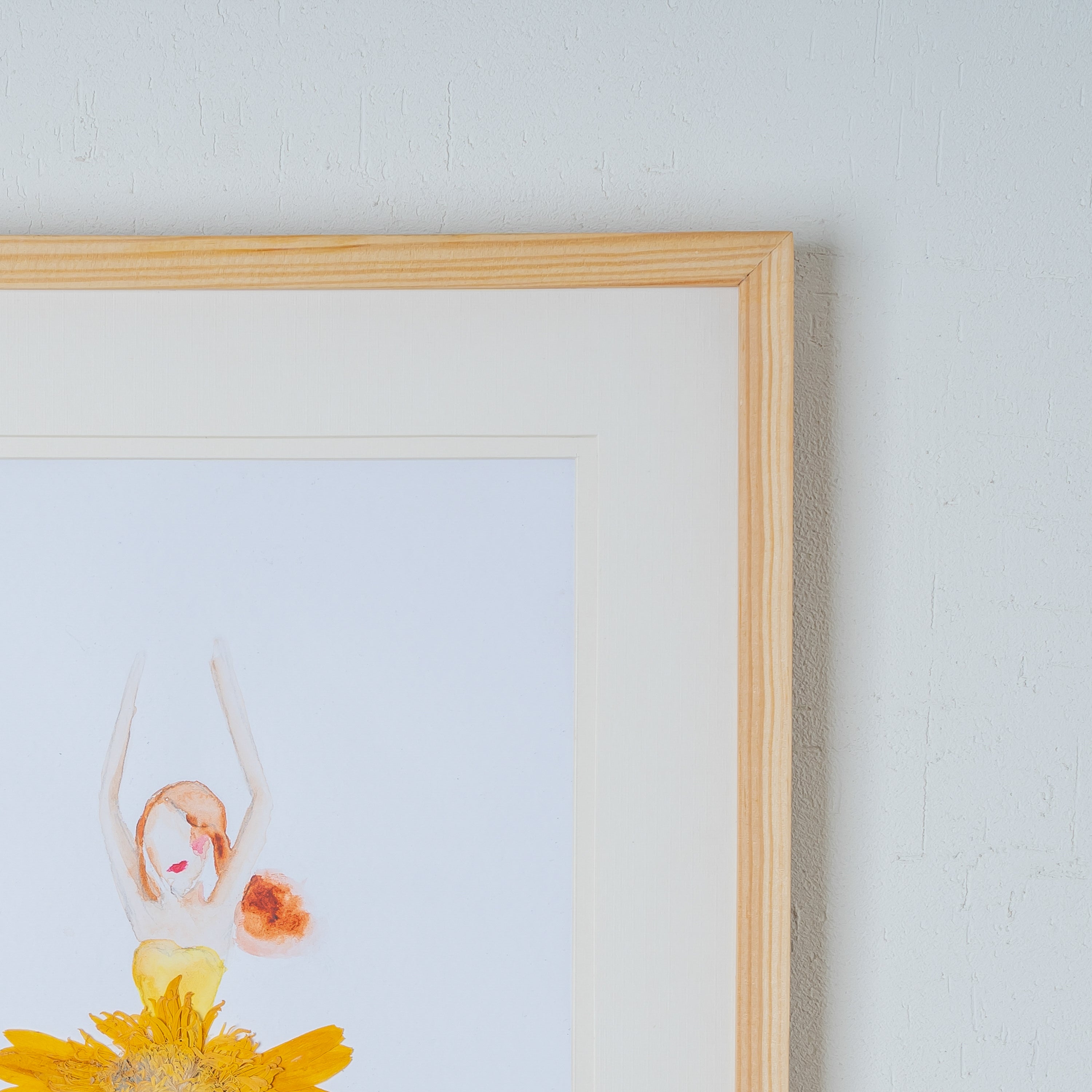 Dancing Girl Pressed Gerbera Frame – Handmade Botanical Wall Art & Unique Gift