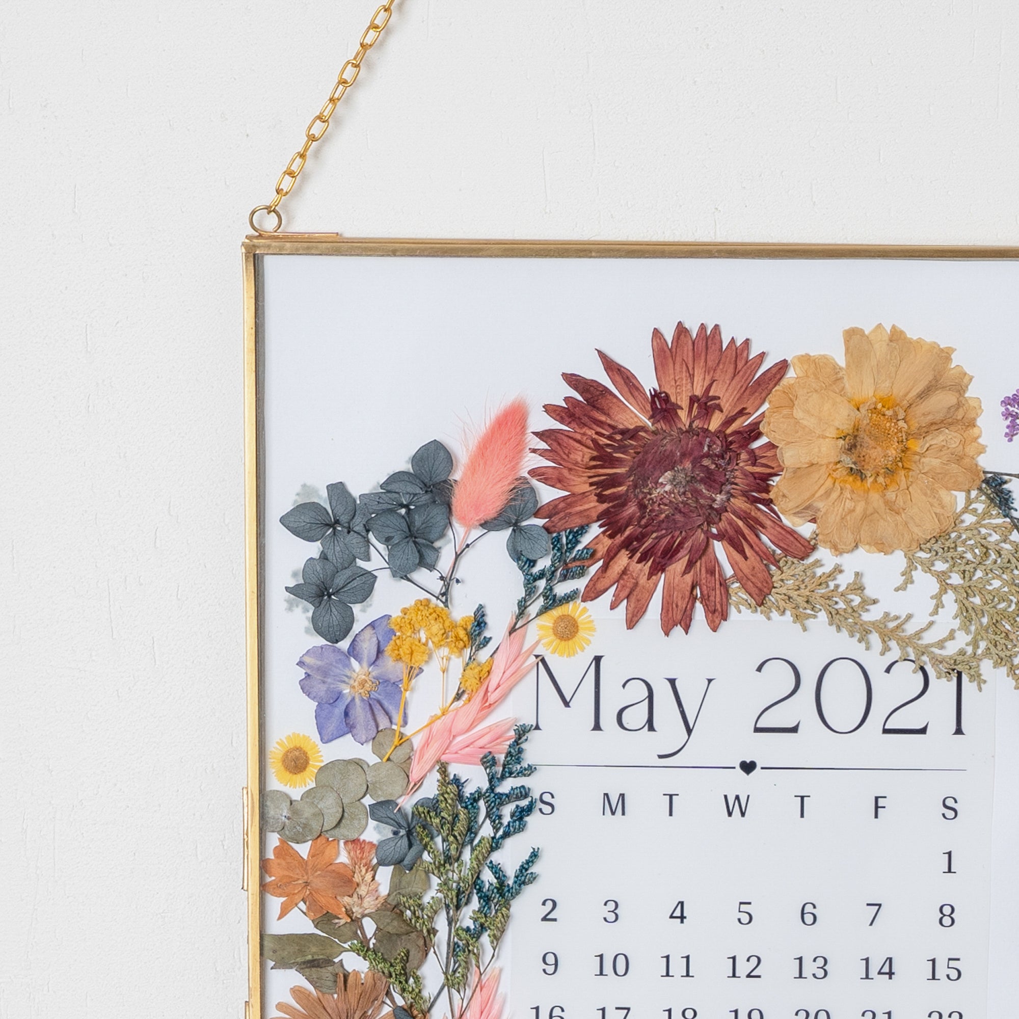 Wedding Date Calendar Frame – Personalised Pressed Flower Keepsake for Bride & Groom