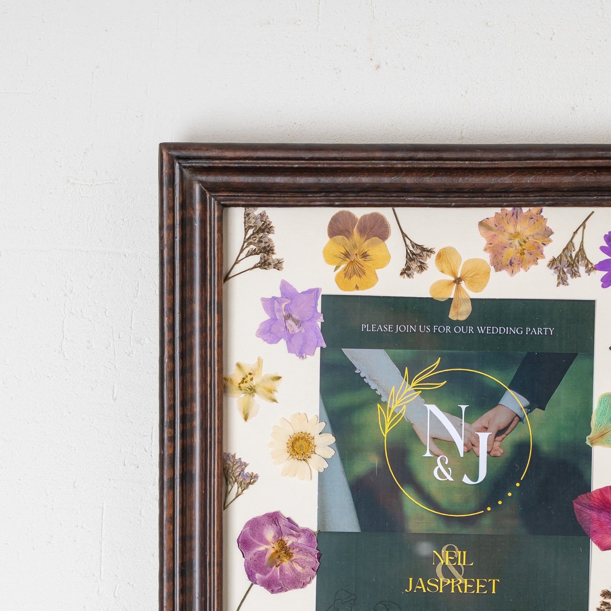 Vintage Hanging Pressed Floral Frame – Handmade Botanical Keepsake Gift