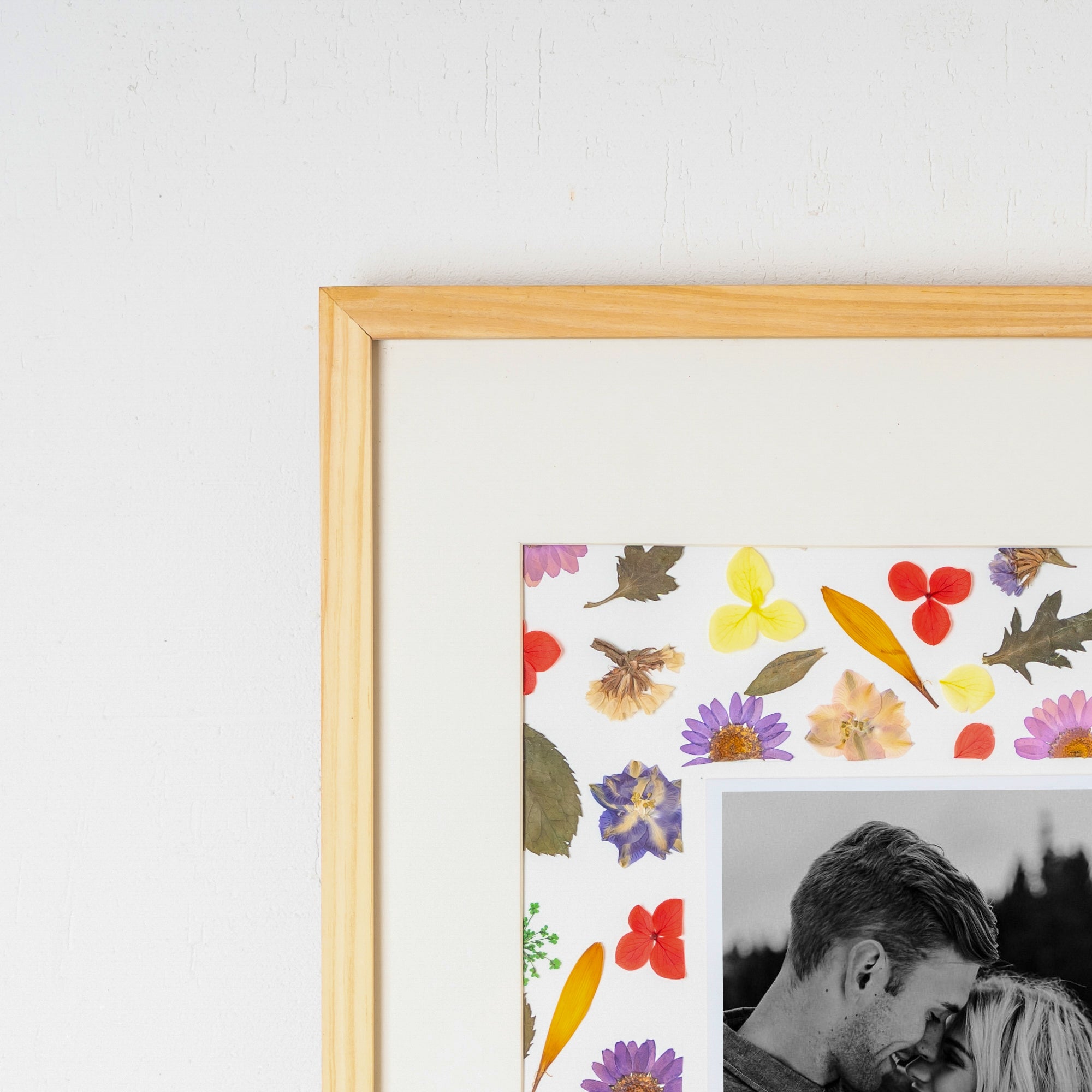 Couple Pressed Floral Photo Frame – Handmade Botanical Keepsake for Weddings
