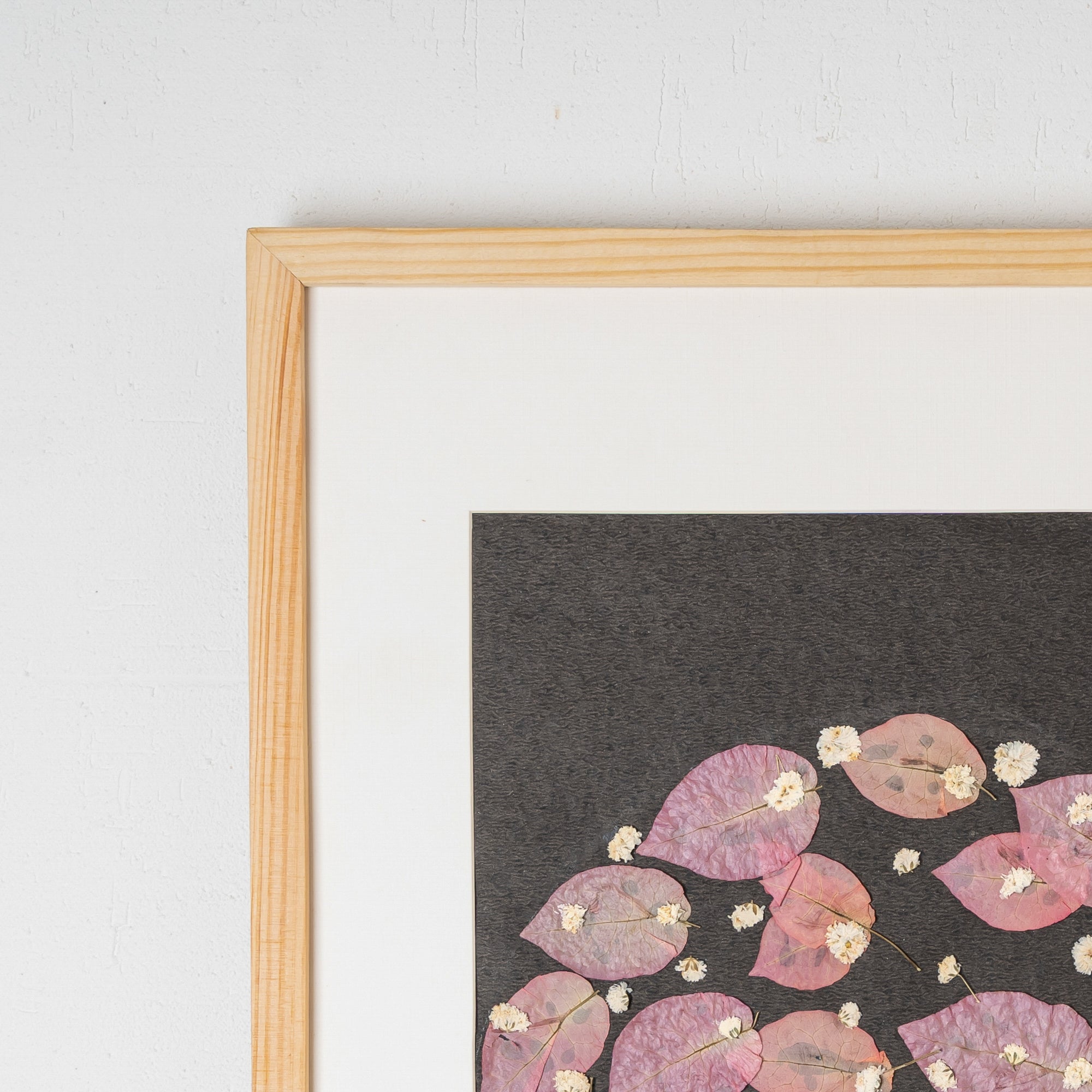 Bougainvillea Pressed Flower Frame – Handmade Botanical Wall Art for Gifting & Décor