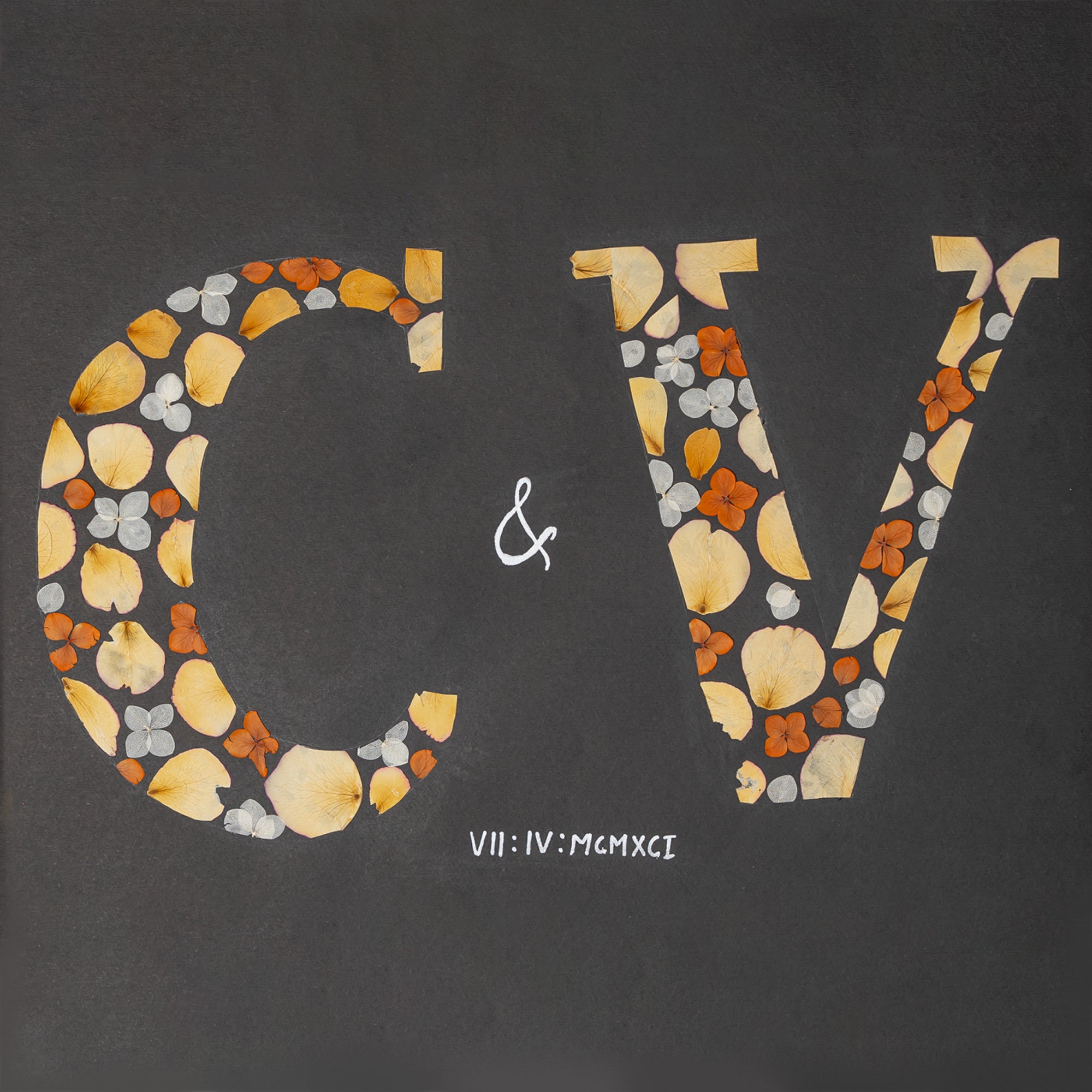 Couple Initials Pressed Flower Frame – Personalized Pinewood Keepsake for Birthdays, Anniversaries & Special Moments