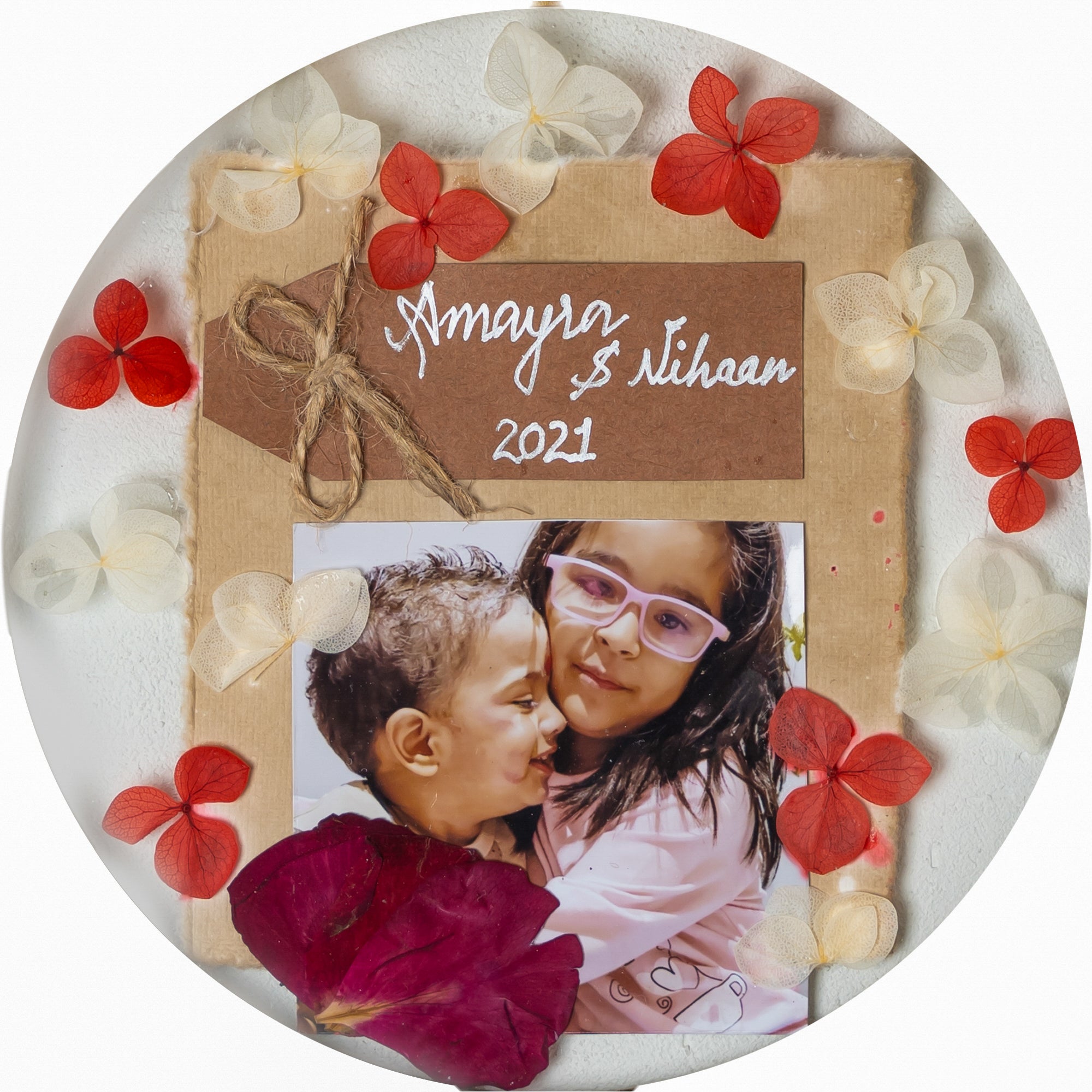 Mini Vintage Circle Hanging Frame – Custom Pressed Floral Keepsake with Photo