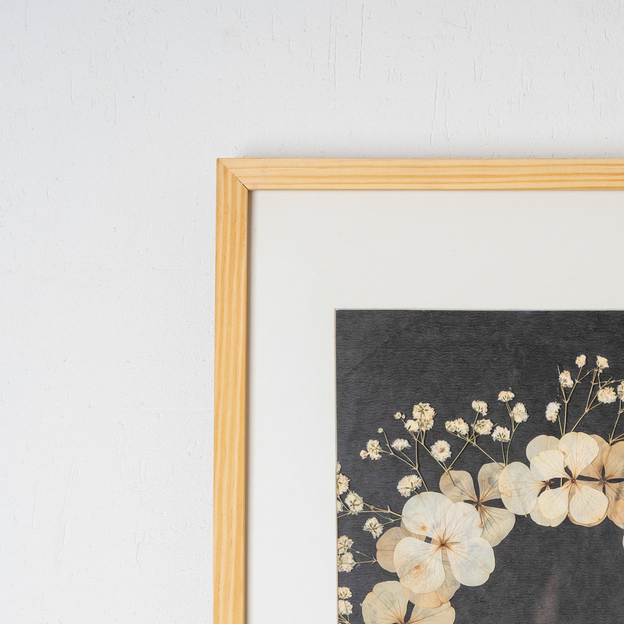 Dried Hydrangea Pressed Flower Wall Art – Botanical Frame for Weddings & Home Styling