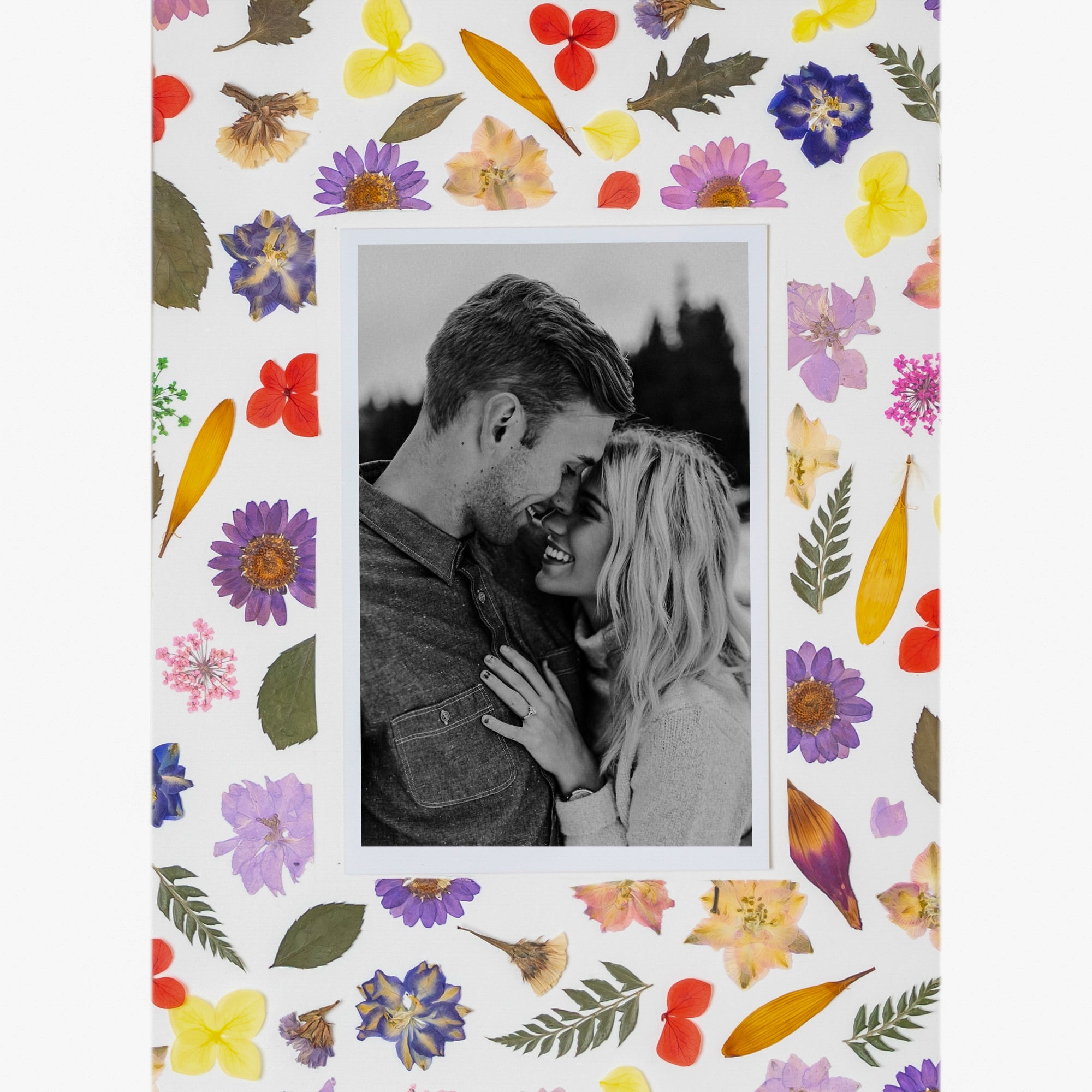 Couple Pressed Floral Photo Frame – Handmade Botanical Keepsake for Weddings