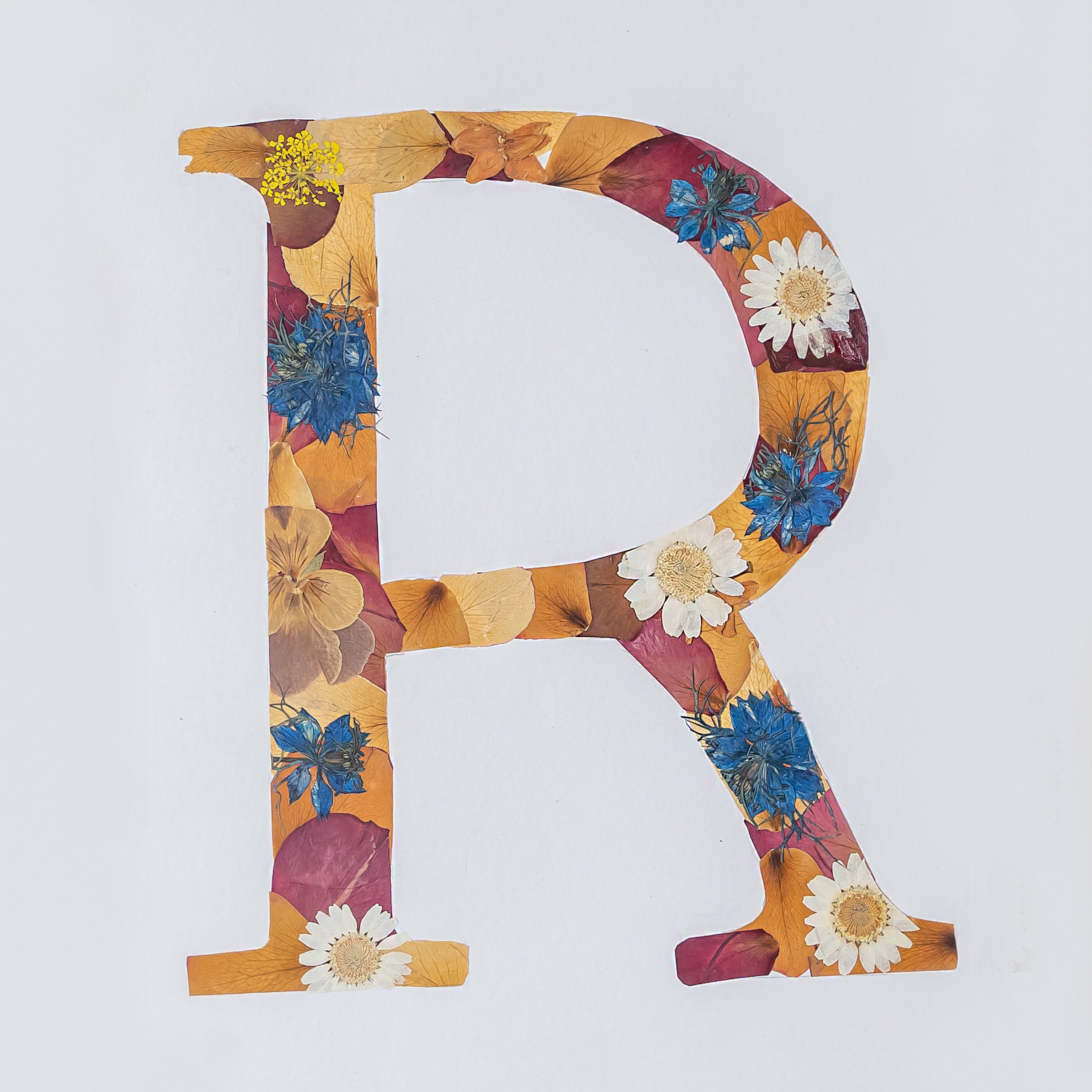 Couple Initials Pressed Flower Frame – Custom Wedding Keepsake for Bride & Groom