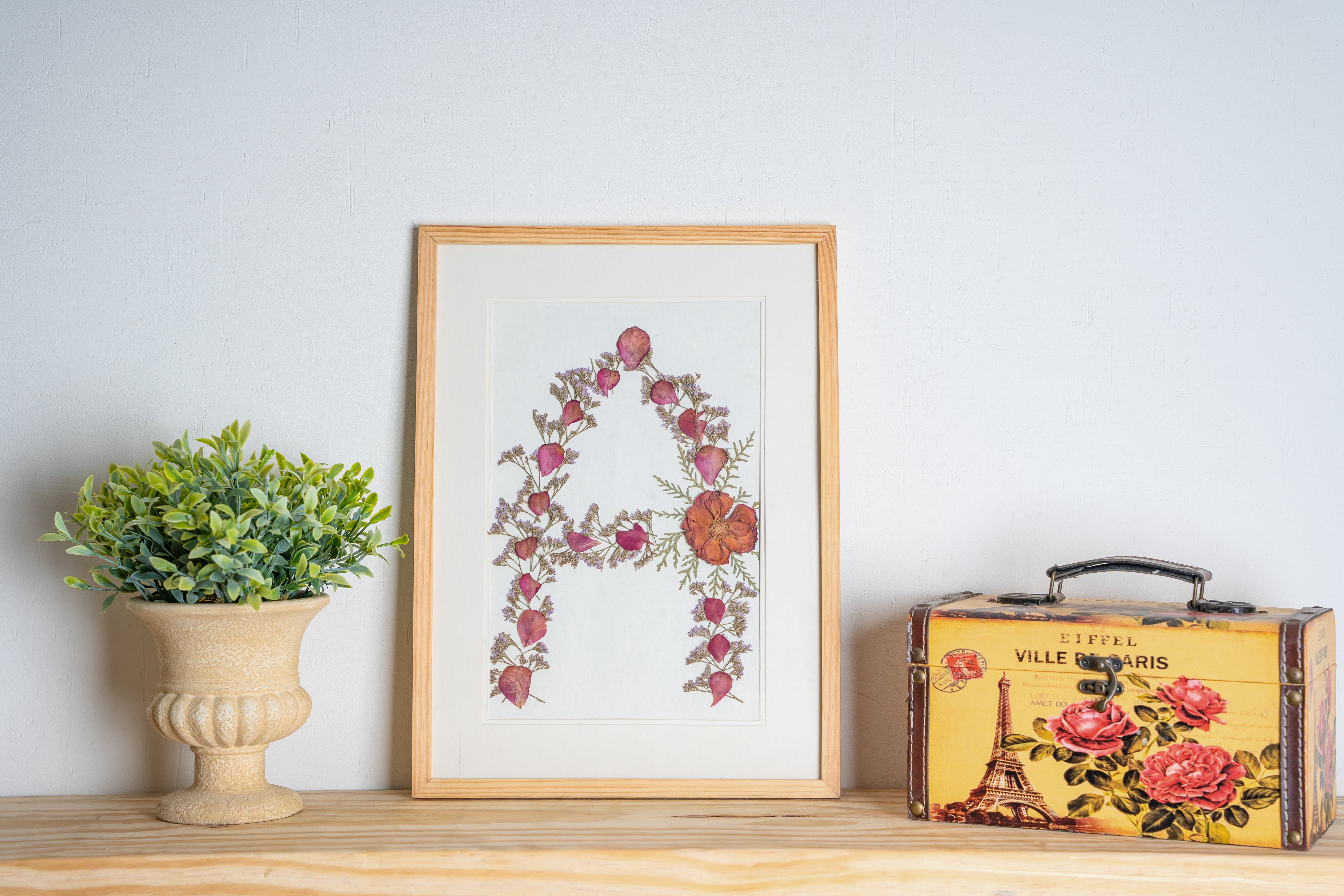Personalised Initial Pressed Flower Frame – Custom Botanical Gift for Weddings & Anniversaries