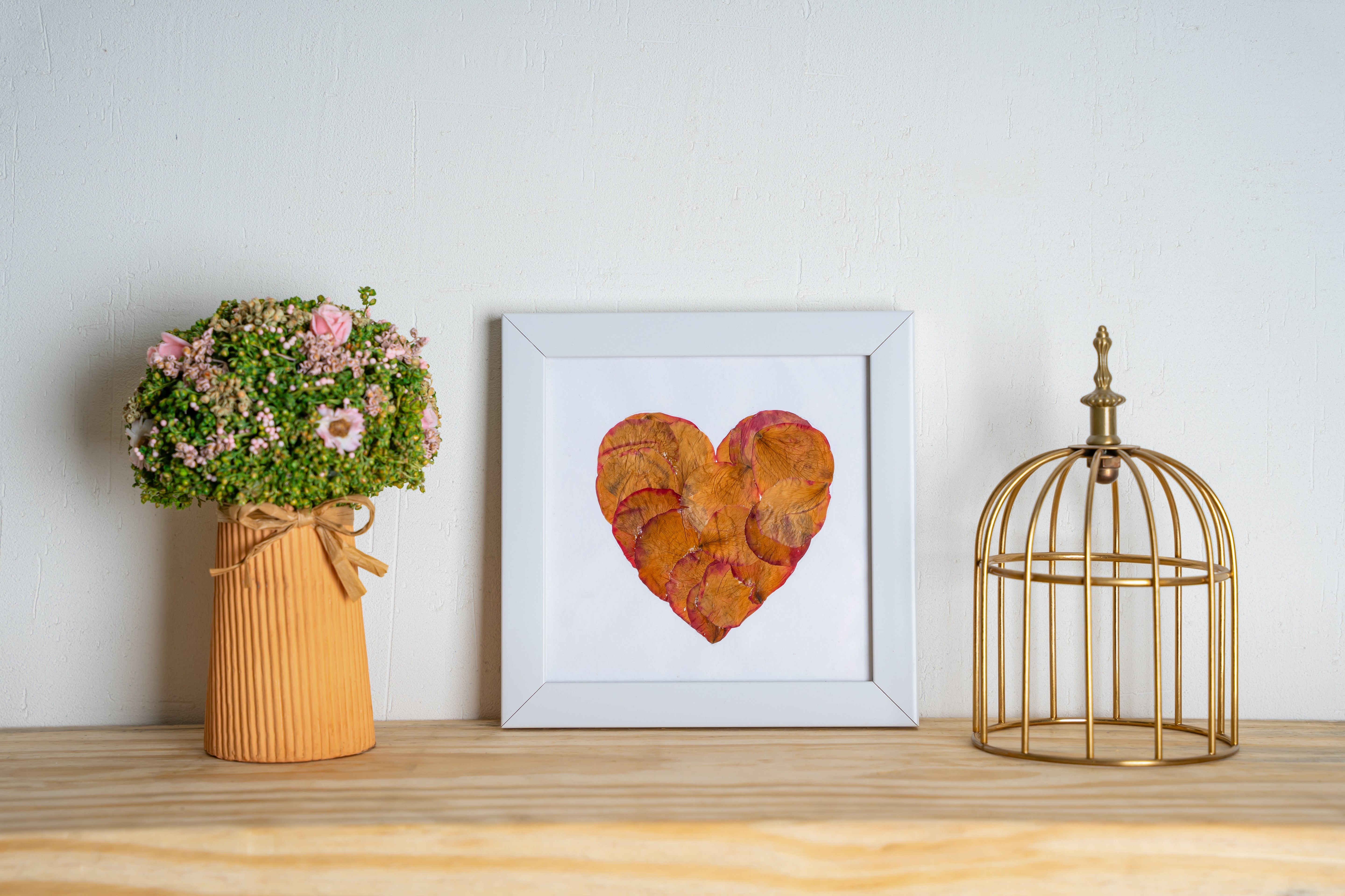 Heart-Shaped Rose Petal Pressed Flower Frame – Keepsake Gift for Valentine’s, Weddings & Mother’s Day