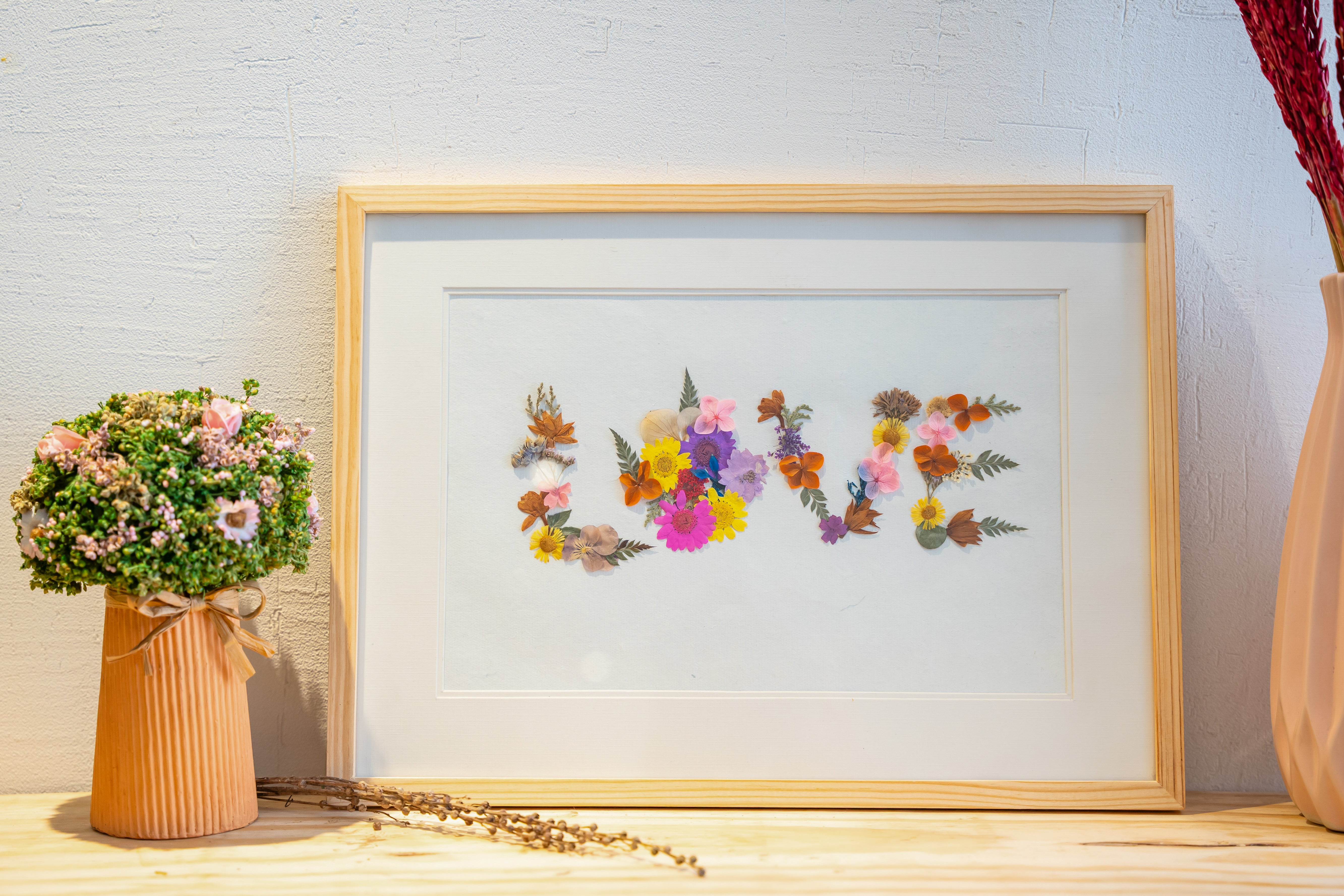 Couple Initials Floral Art Frame – Customised Pressed Flower Keepsake for Valentine’s