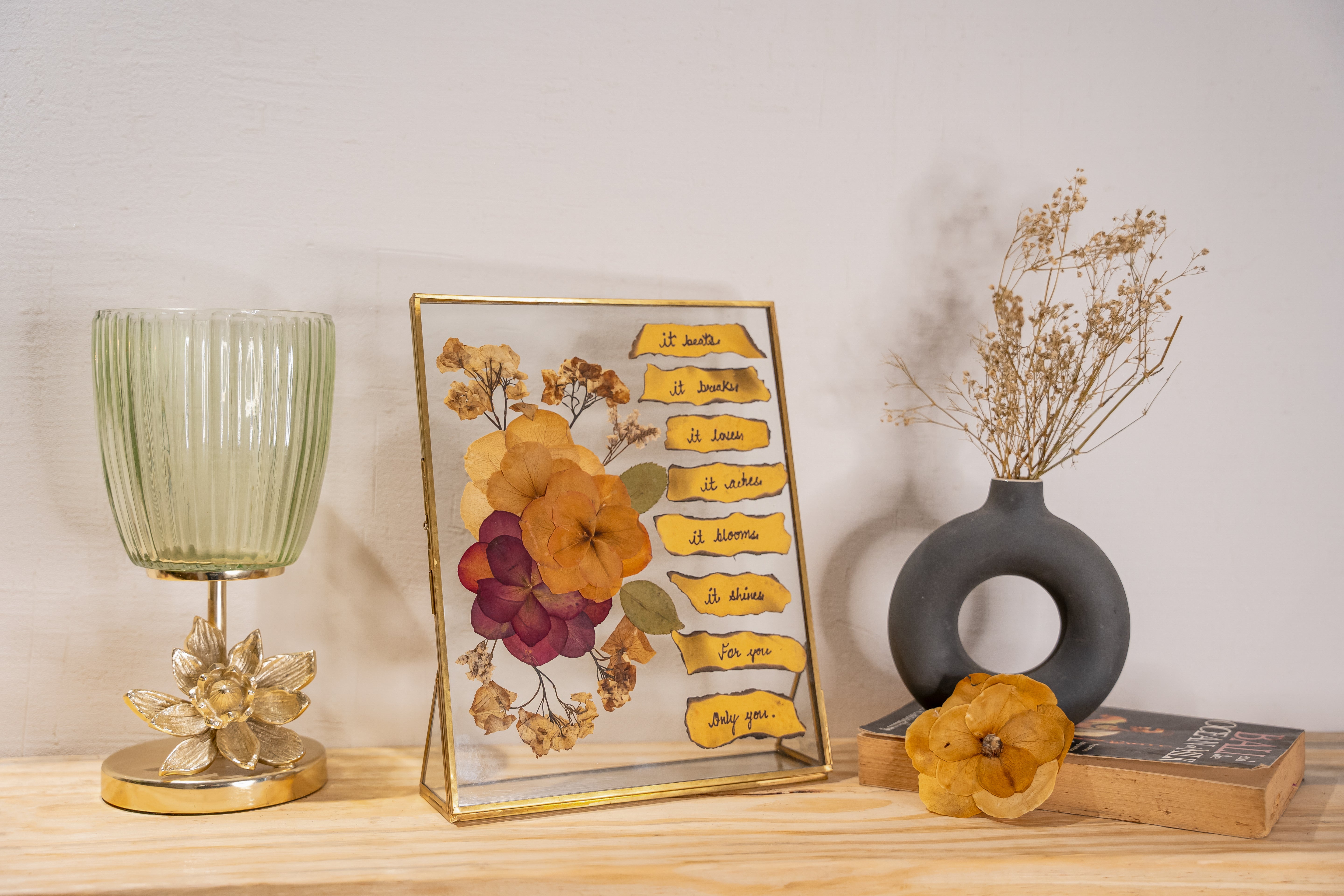 Unique Couple Gift Pressed Flower Frame – With Custom note for Valentine’s & Anniversaries