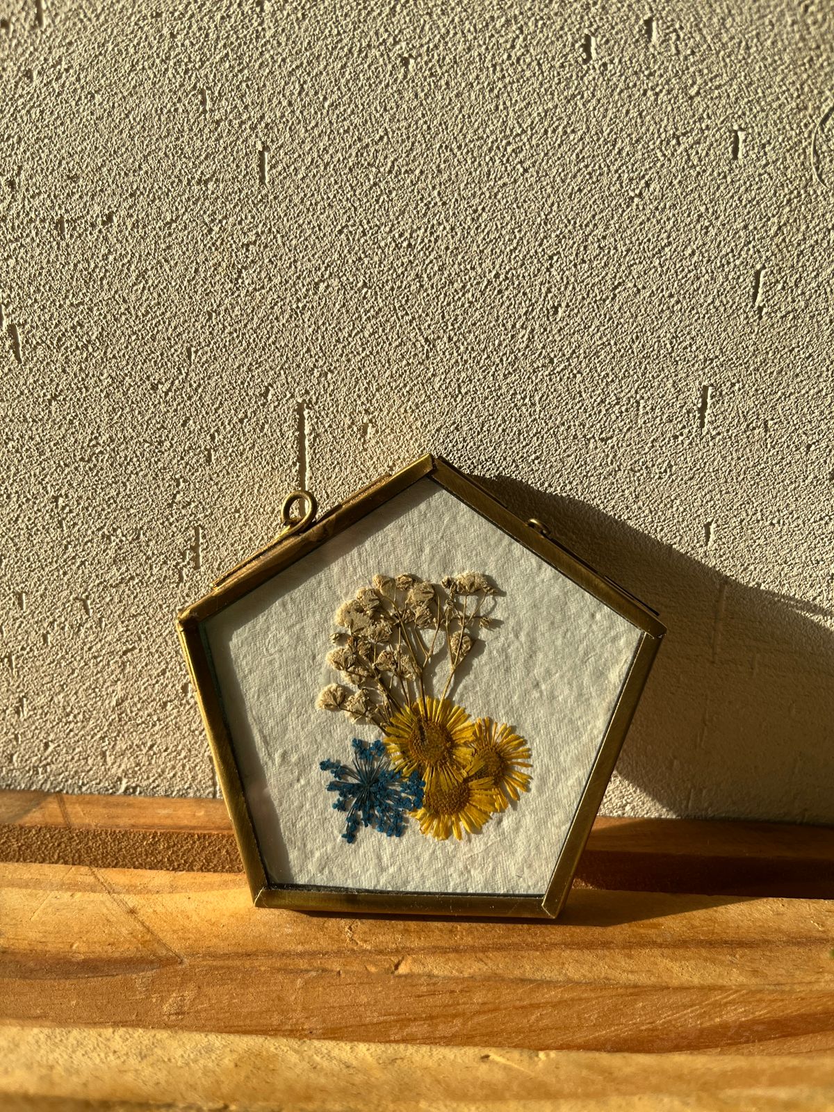 Pressed Flower Mini Keychains – Vintage Brass Frame Hexagon