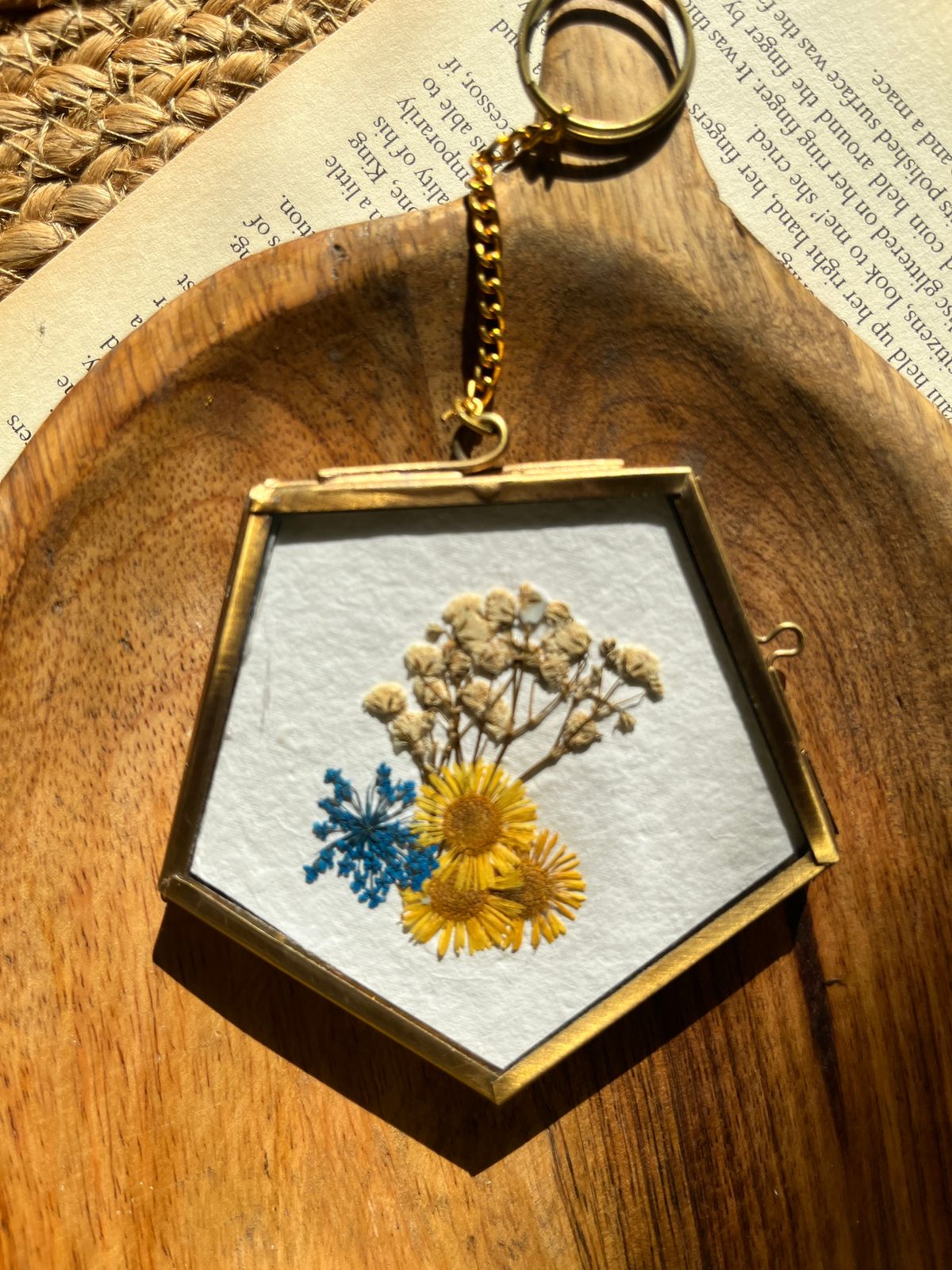 Pressed Flower Mini Keychains – Vintage Brass Frame Hexagon