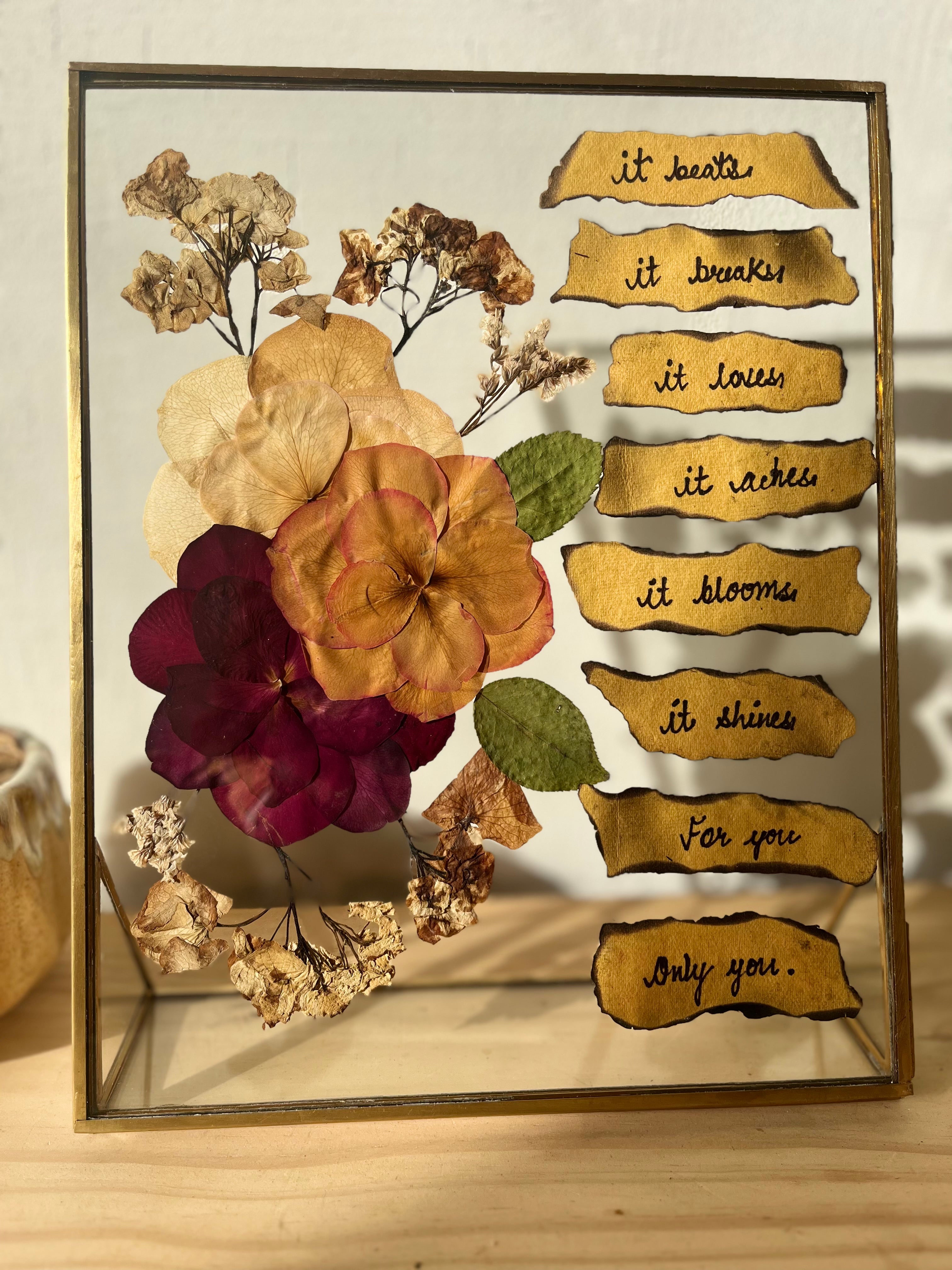 Unique Couple Gift Pressed Flower Frame – With Custom note for Valentine’s & Anniversaries