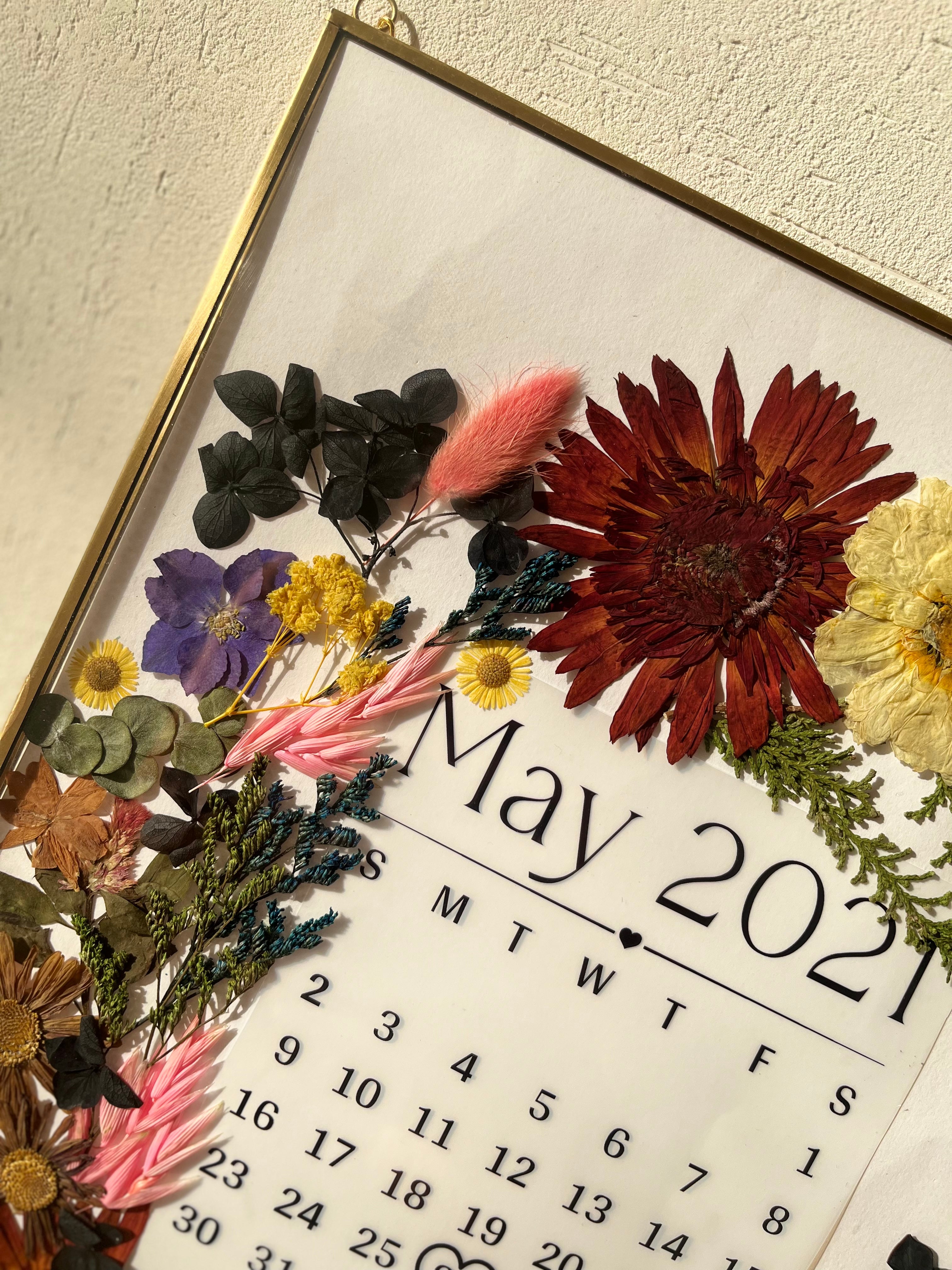 Wedding Date Calendar Frame – Personalised Pressed Flower Keepsake for Bride & Groom