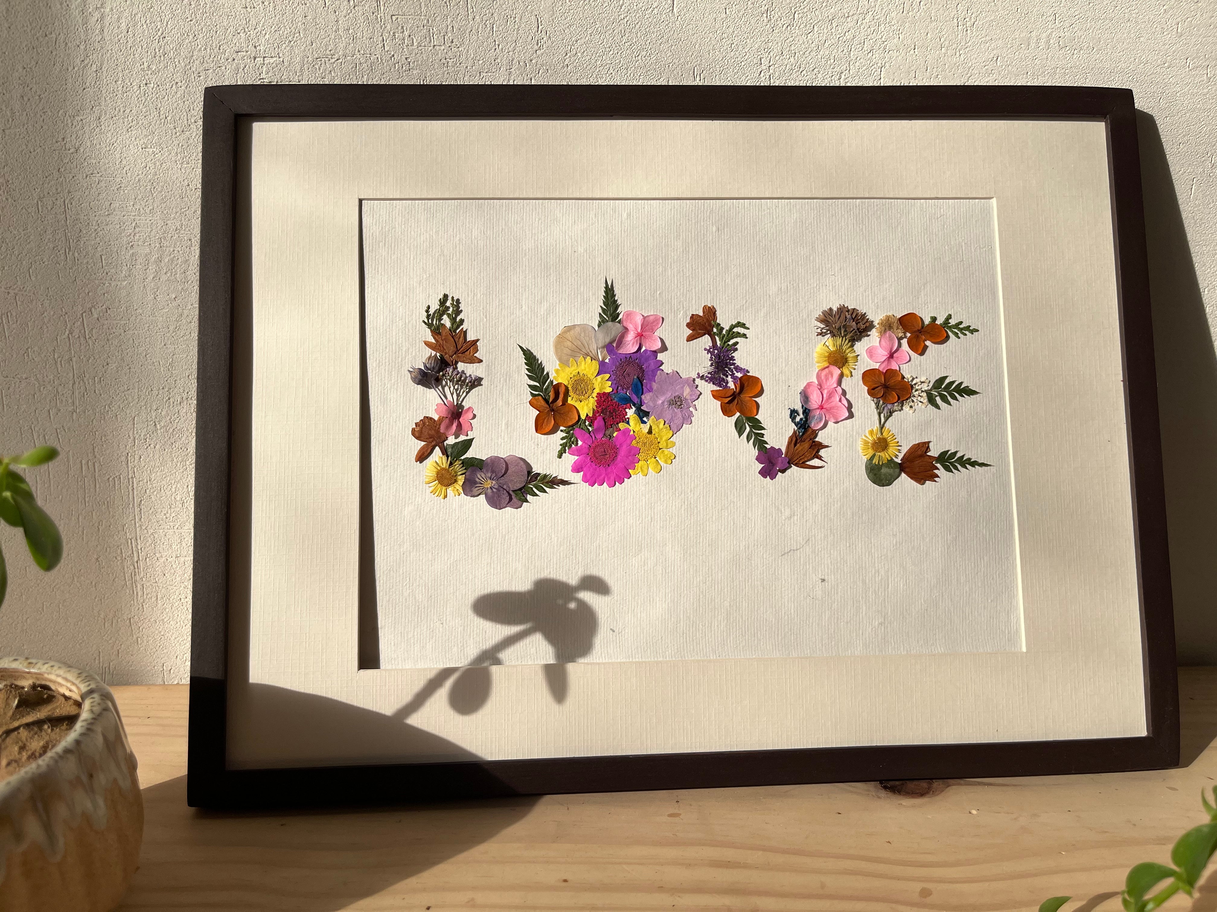 Couple Initials Floral Art Frame – Customised Pressed Flower Keepsake for Valentine’s