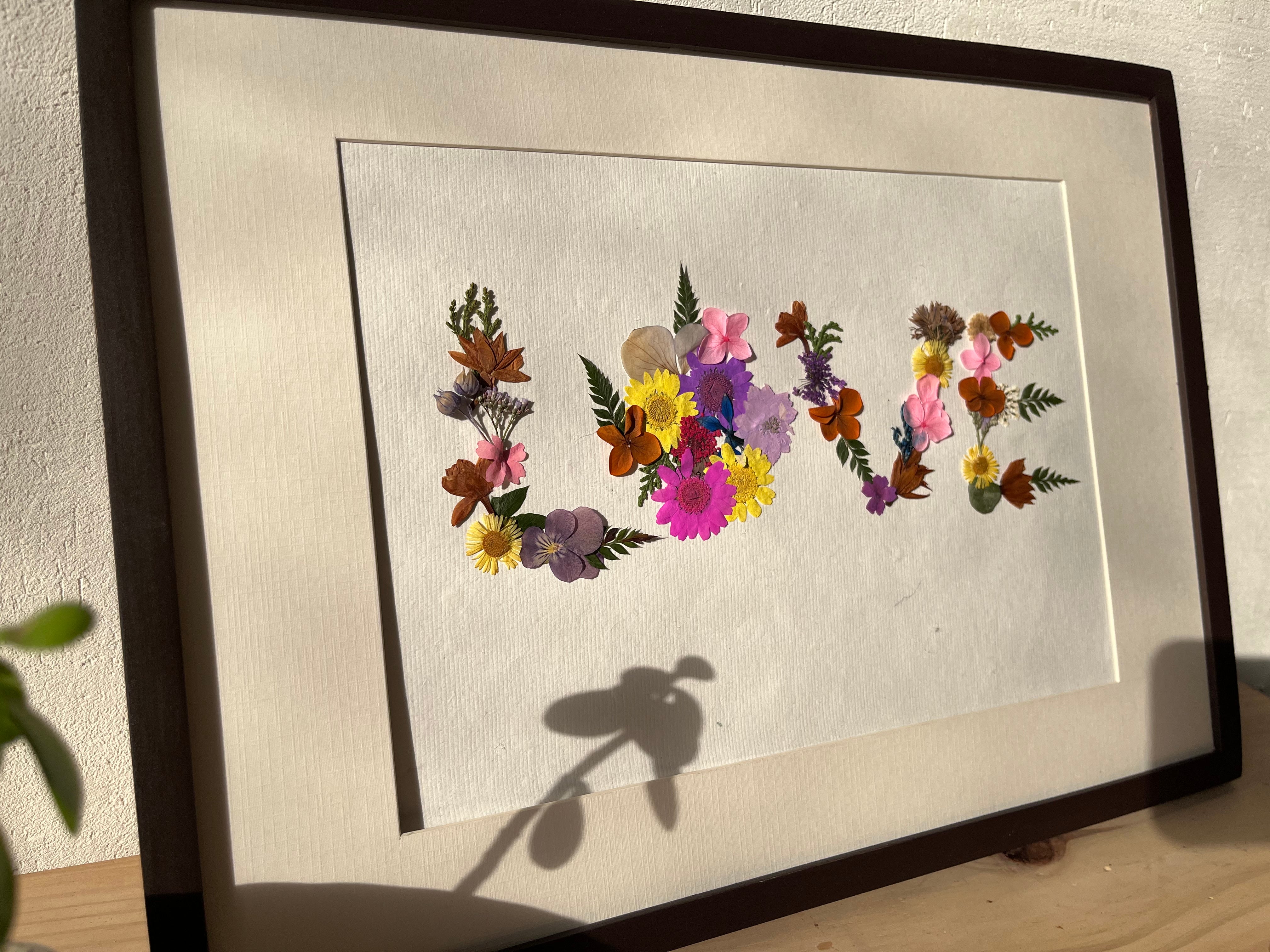 Couple Initials Floral Art Frame – Customised Pressed Flower Keepsake for Valentine’s