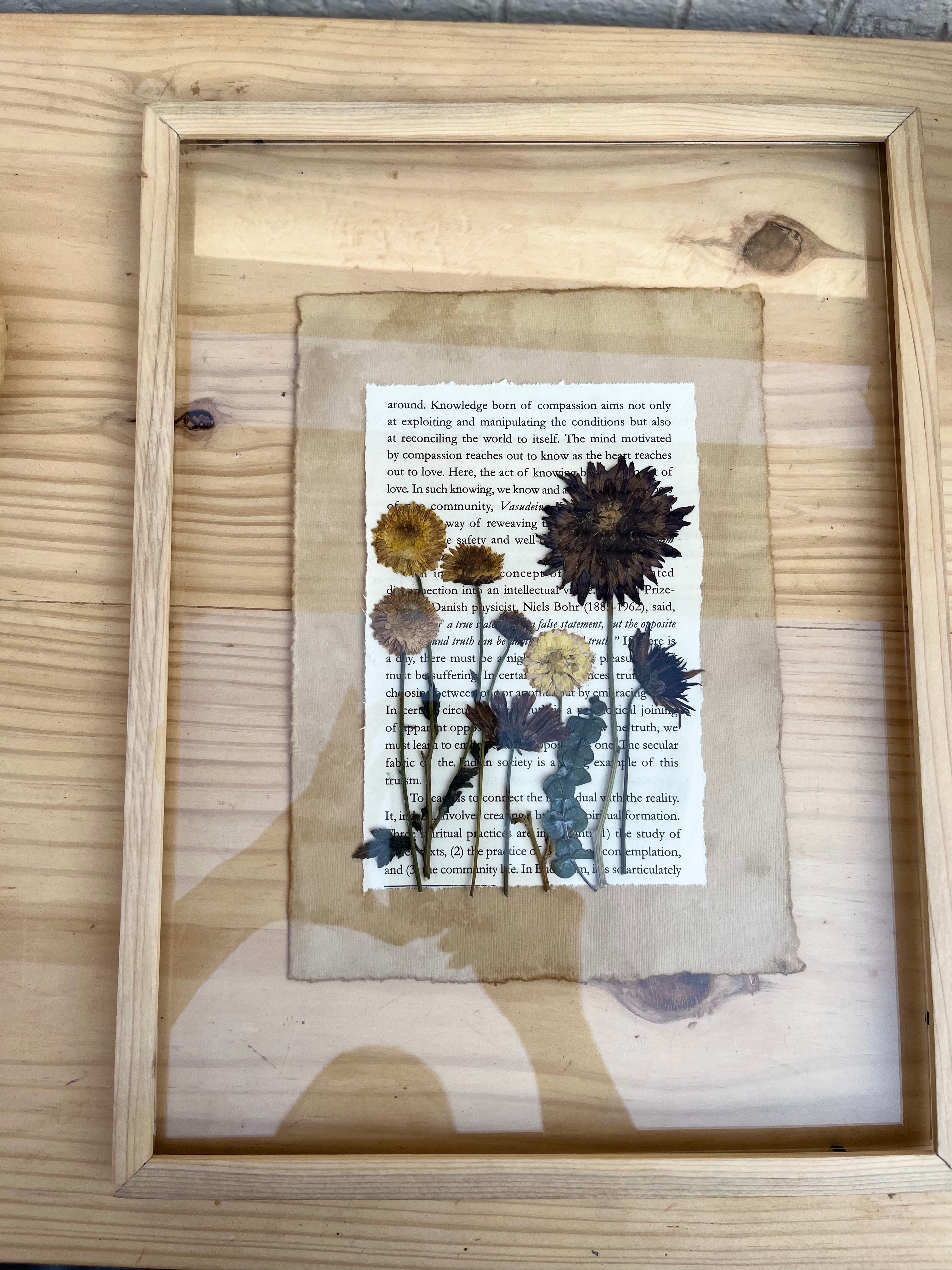 Dried Pressed Floral Frame – Handmade Botanical Wall Décor Gift